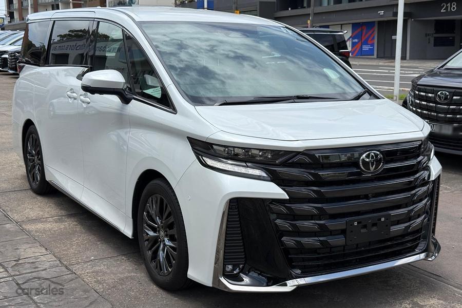 Toyota Vellfire terbaru dari K.K. Holiday menghadirkan kenyamanan dan kemewahan untuk layanan penjemputan dan pengantaran di Hong Kong International Airport, Shenzhen Airport, stasiun kereta cepat, hotel, serta berbagai kota di Hong Kong dan China. Cocok untuk keluarga, pebisnis, dan tamu VIP.